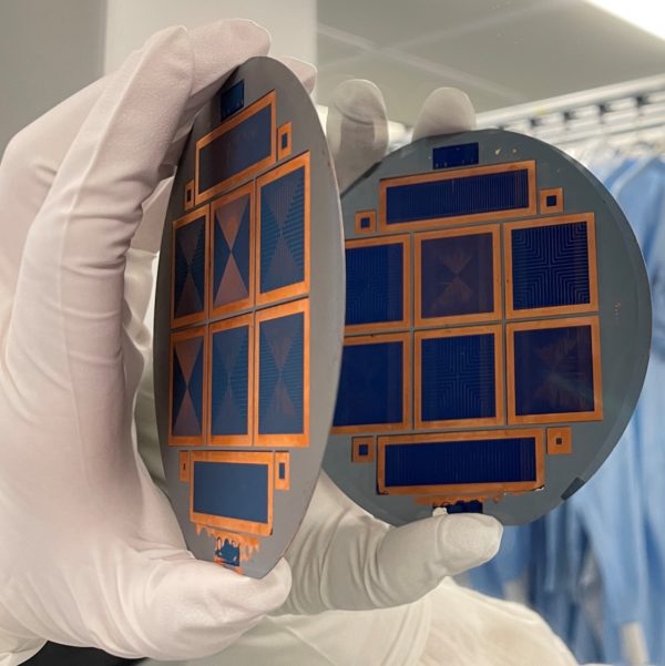 Copper-plated heterojunction solar cell with 22.1% efficiency, 0.99 ...