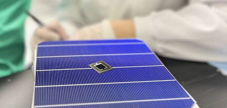 KAUST Claims 33.7% Efficiency For Perovskite/silicon Tandem Solar Cell ...