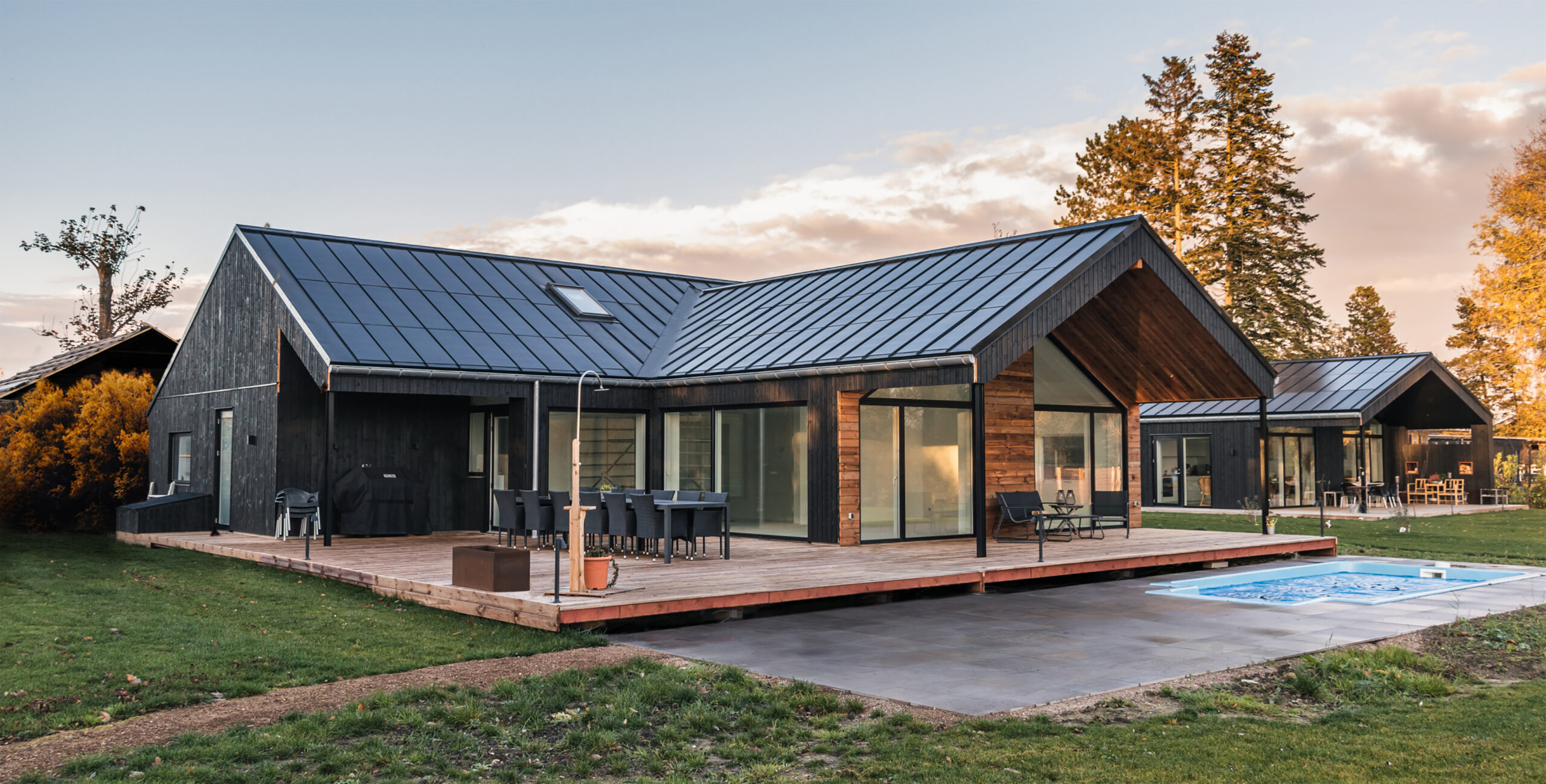 Roofit.Solar releases new BIPV panels with narrow roof coverage