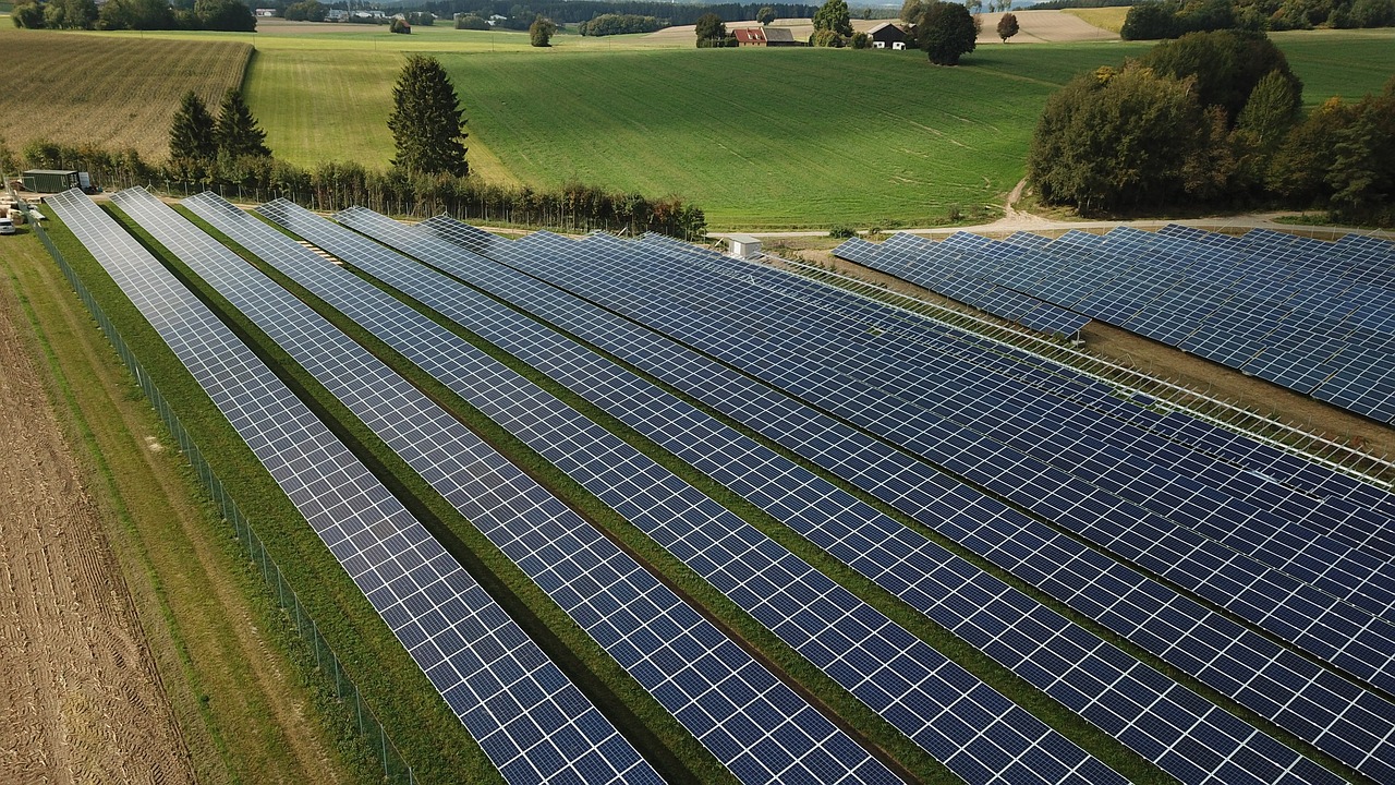 France awards 464 MW of 500 MW tech-neutral renewables tender to solar